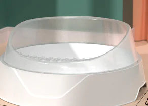 Litter box with scoop and removable lid for quick maintenance
