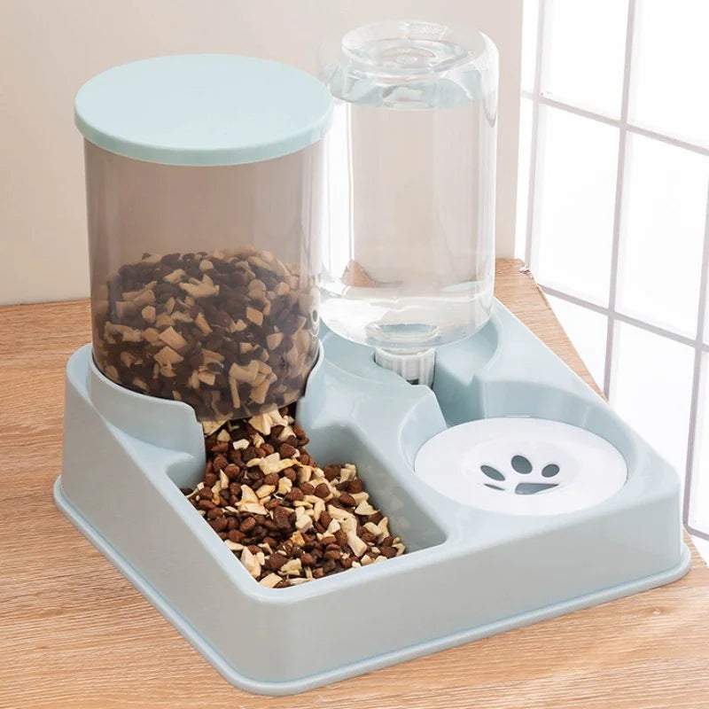 Easy-to-clean plastic pet feeder with transparent water tank