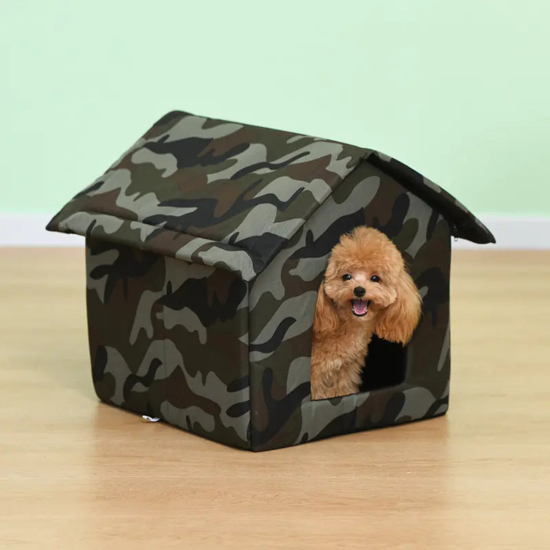 Portable cat and dog kennel for travel or backyard